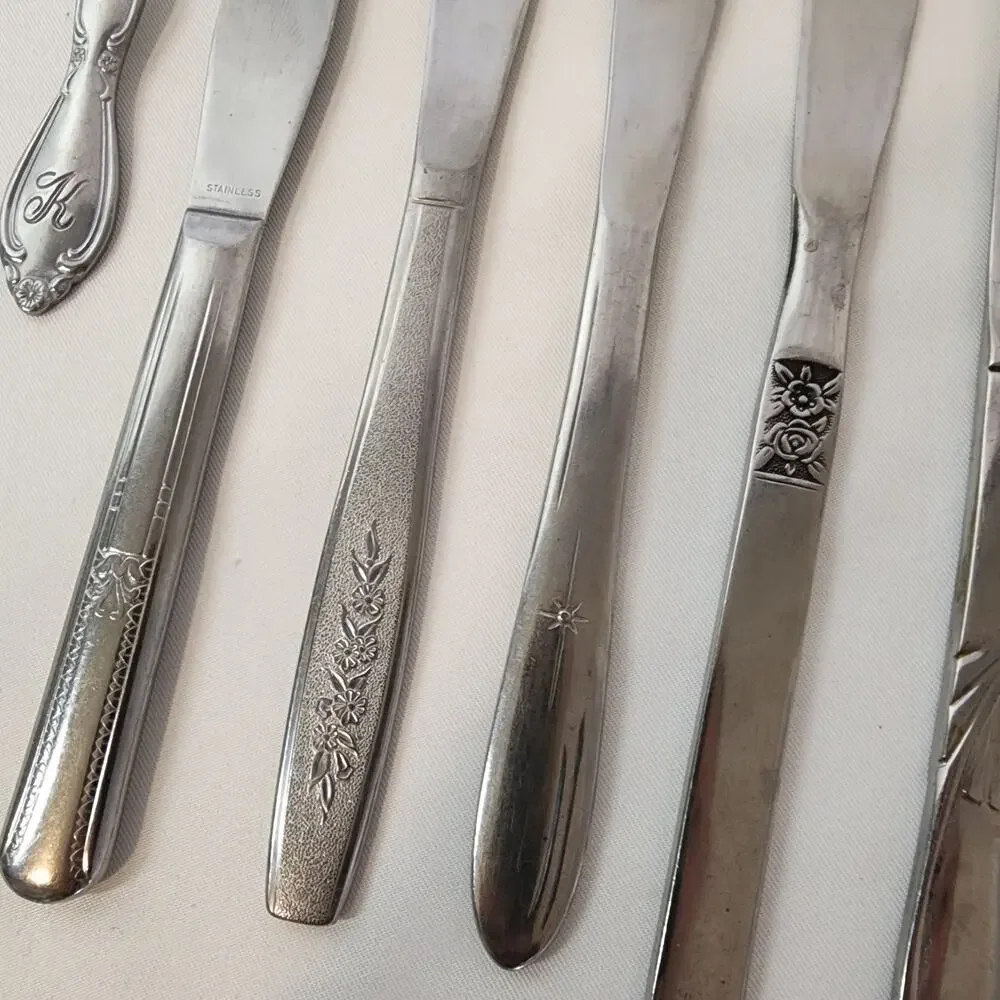 Miscellaneous 15 Piece Utensils Lot Oneida Rogers Spoons Butter Knife Fork
